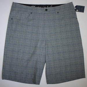 Travis Mathew Men's Size 34 Gray Blue Plaid Shorts
